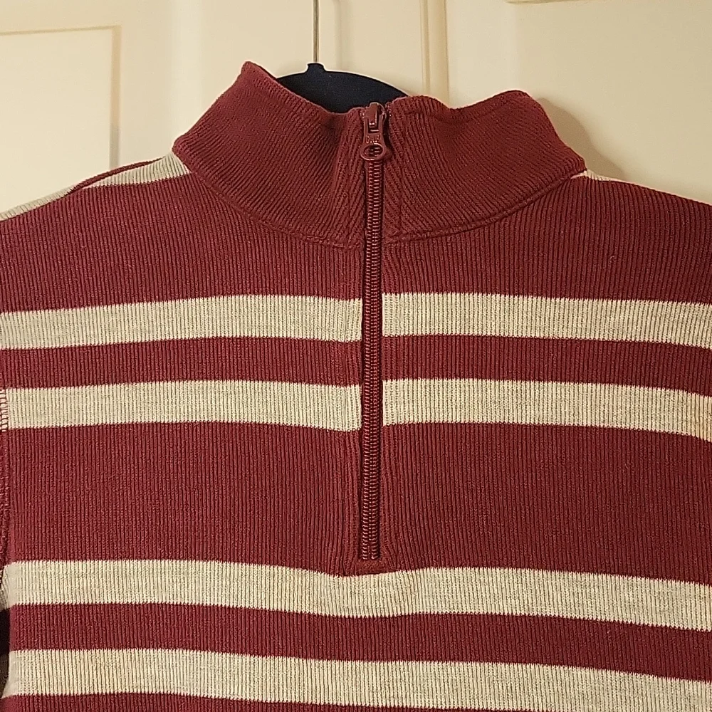 Gap Burgandy gray striped  one quarter zip xl/12